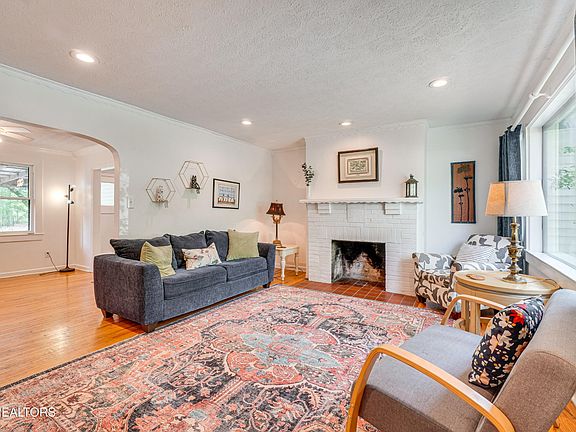 2nd image of 2316 N Park Blvd