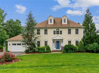 6 Jasons Grant Dr, Cumberland, RI 02864