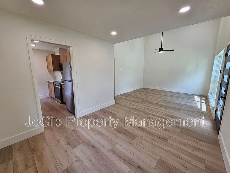 1725 R Ave — Photo 6