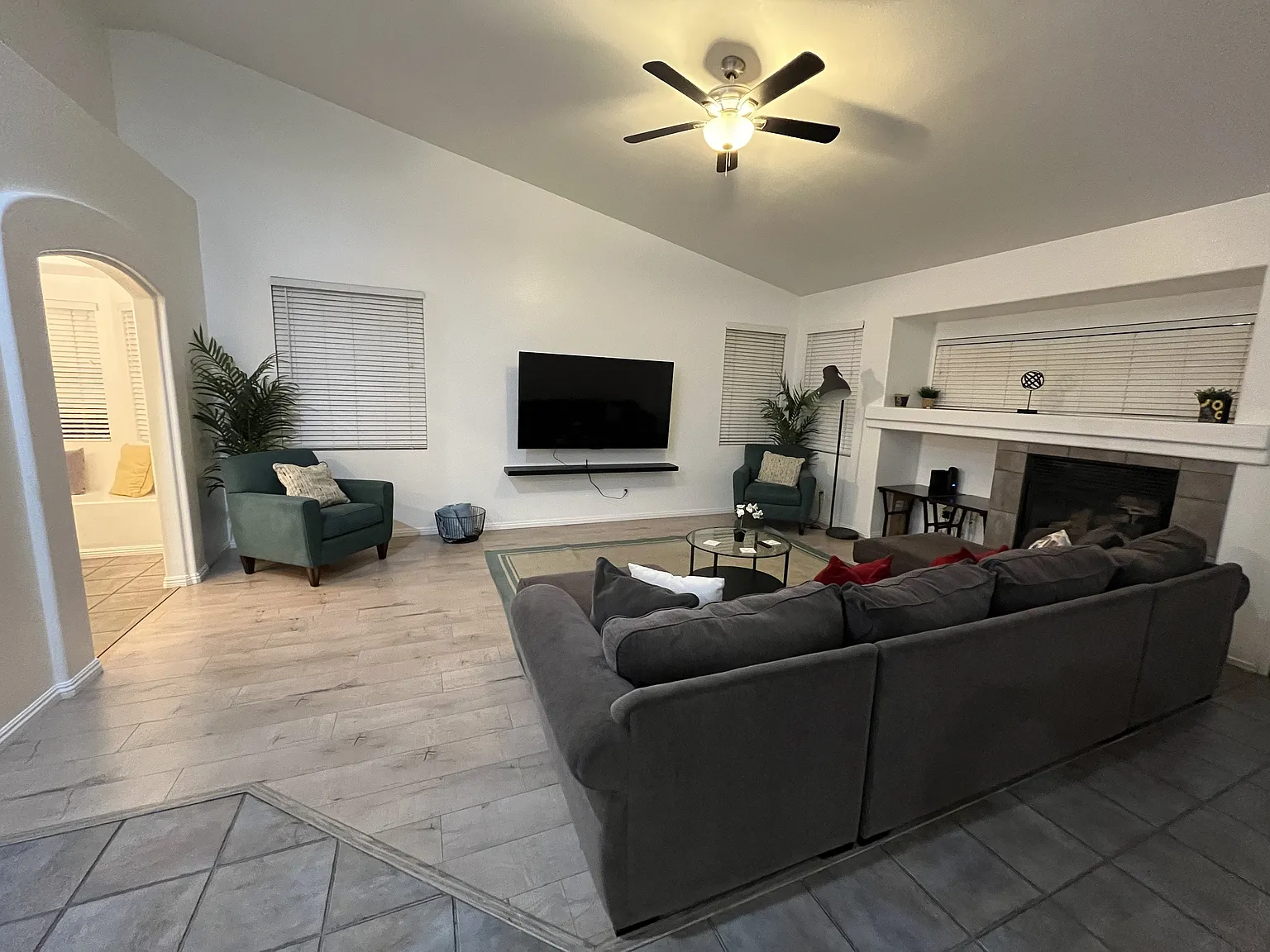 3 bed, 2195 sqft, $4,000 — Photo 3