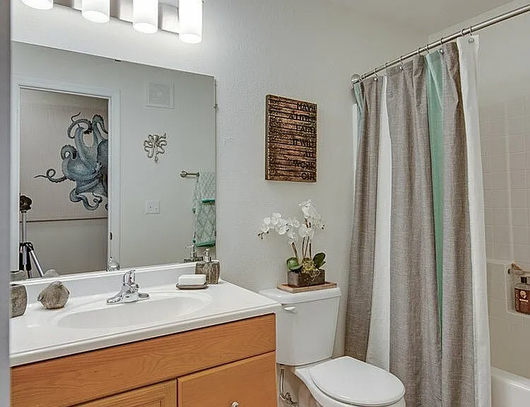 Bright bathroom with bathtub