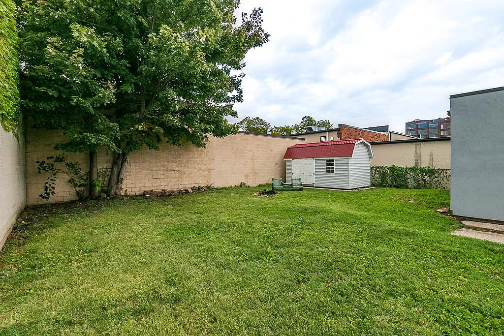 4 bed, 1034 sqft, $2,500 — Photo 3