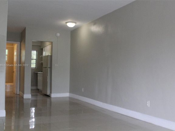 2nd image of 1685 Jefferson Ave APT 19