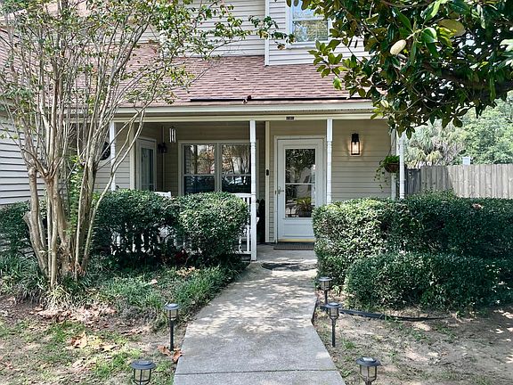2nd image of 1201 Meadow Park Ln #B