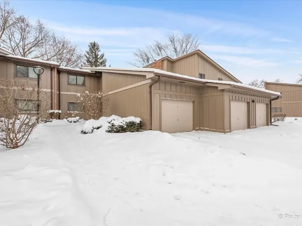 2S416 Emerald Green Dr #C, Warrenville, IL 60555