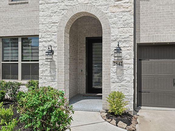 5th image of 2842 Acacia Grove Dr
