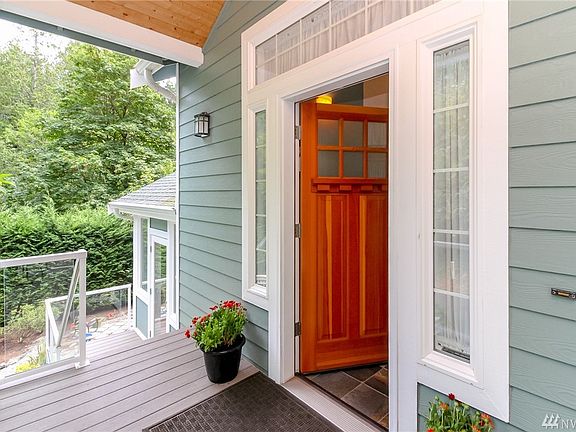 2nd image of 262 Hemlock Dr NW