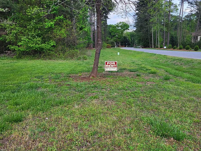 300 Chuckwood Rd — Photo 16