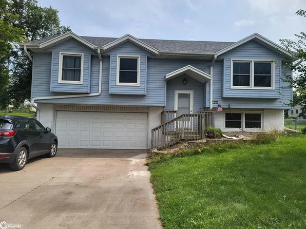 405 Thunderbird Dr, Marshalltown, IA 50158