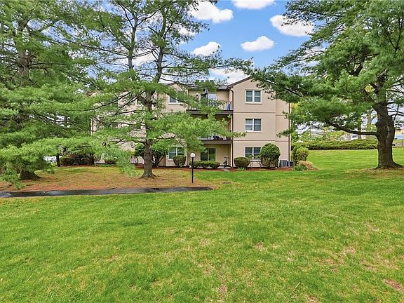 2nd image of 185 Manville Hill Rd APT 106