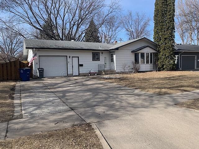 1911 18th St S, Moorhead, MN 56560 | MLS #24-1160 | Zillow