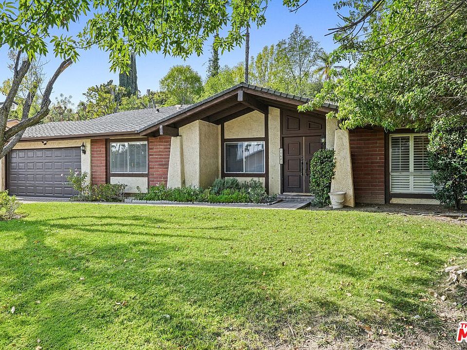 1st image of 10621 Vanalden Ave