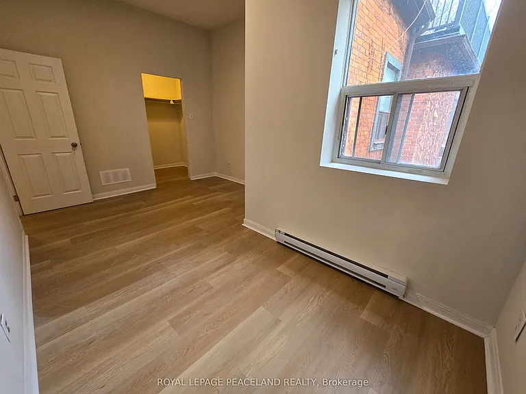 558 Spadina Cres #2 — Photo 7