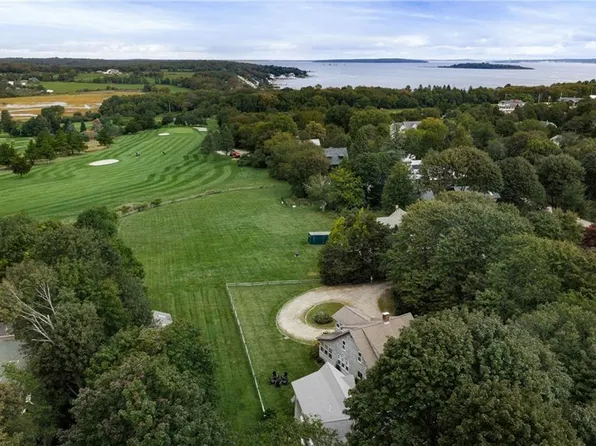 31 Calvert Pl, Jamestown, RI 02835