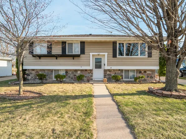 1705 Crystal Springs Ave, Oshkosh, WI 54902