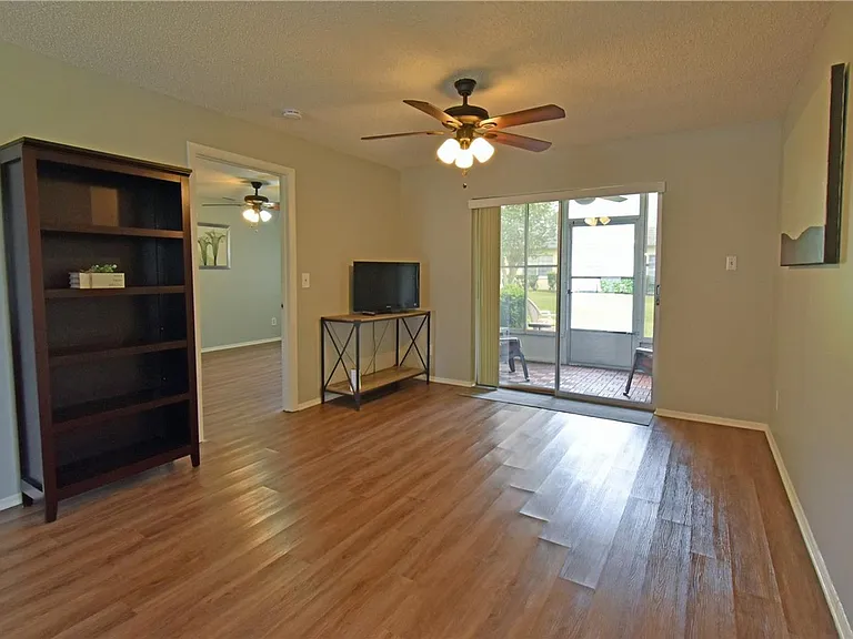 3683 Trophy Blvd — Photo 10