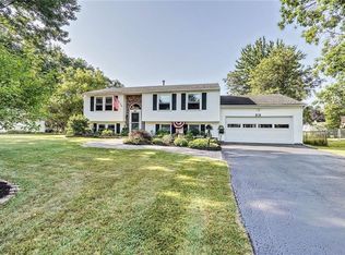 11 Meeting House Dr, Rochester, NY 14624