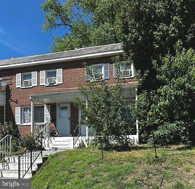 1st image of 75 Prospect St