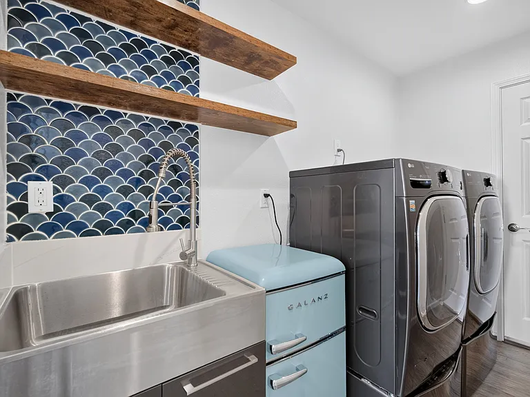 208 Goodwin Dr — Photo 47