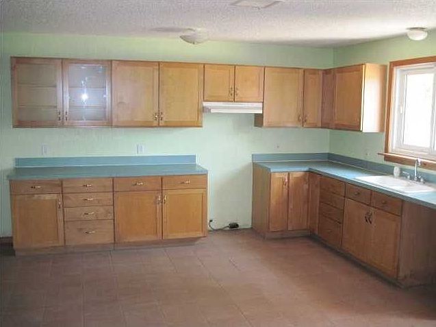 2nd image of 1124 N Ponderosa Rd
