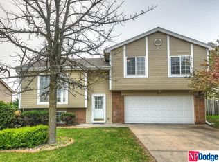 8005 Bartlett St, Omaha, NE 68122