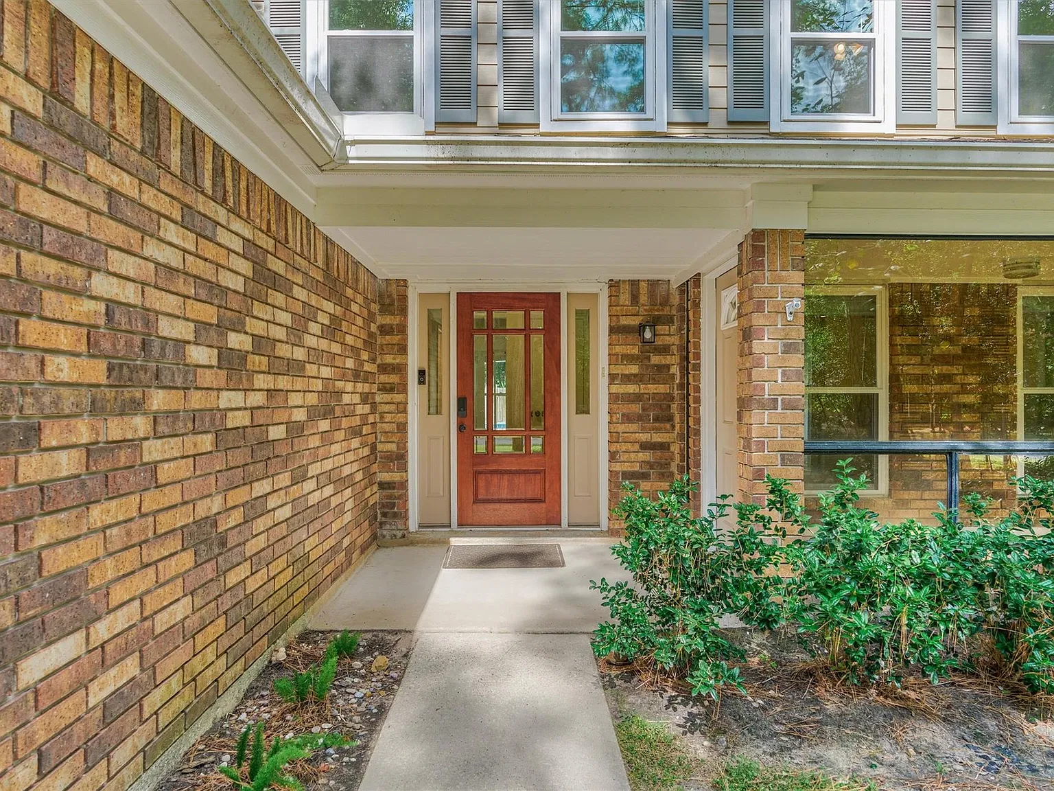5 bed, 2.5 bath, 2554 sqft, $4,500 — Photo 3