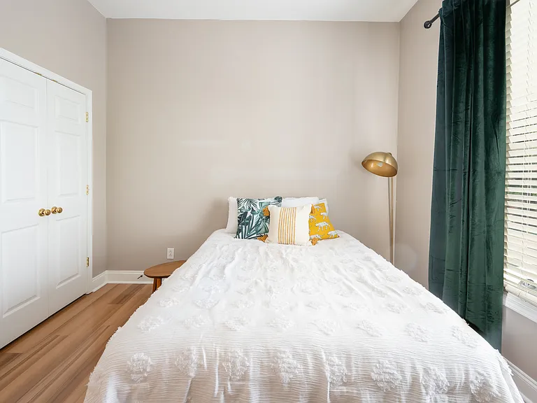Queen bed