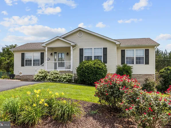 62 Doral Dr, Maurertown, VA 22644