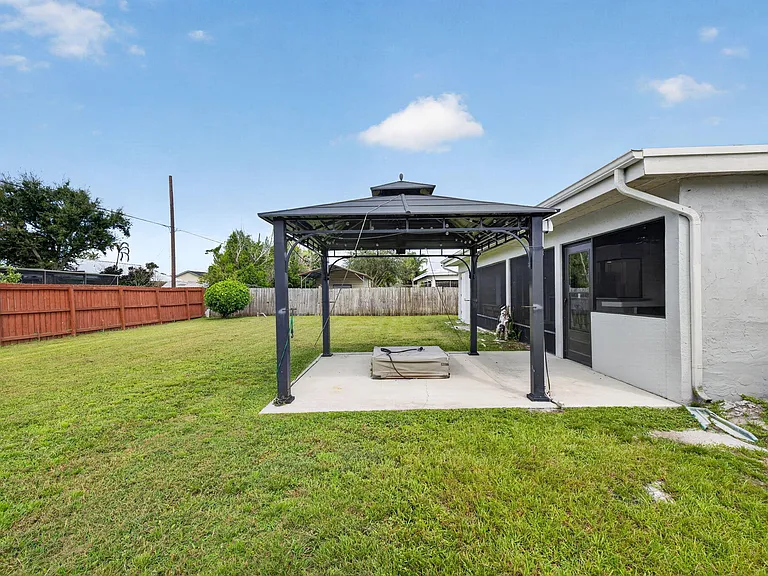 825 SE Starflower Ave — Photo 45