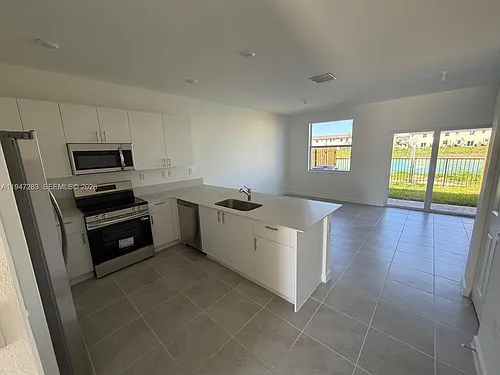 2732 SE 26th Ave #2732 Photo 1