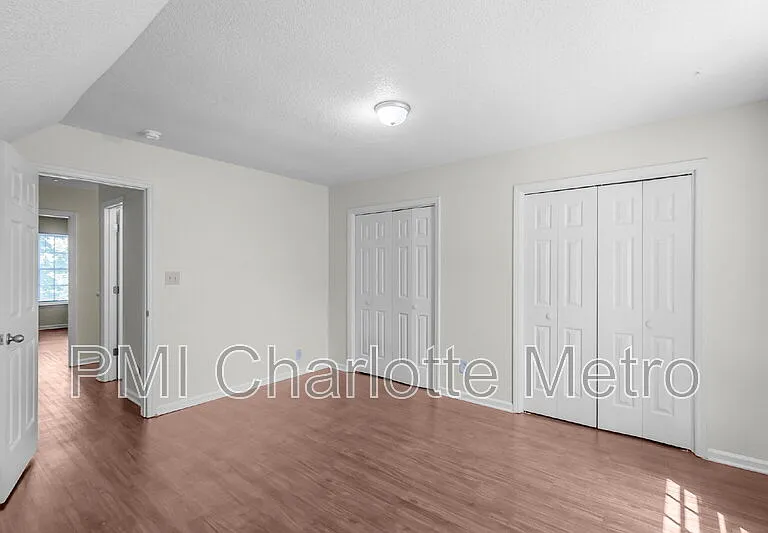 10800 Whittersham Dr — Photo 22
