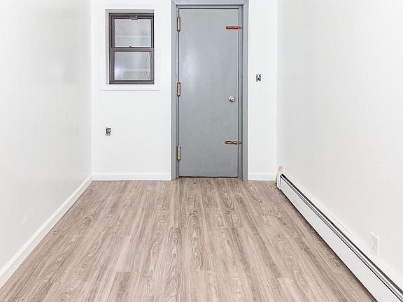 4th image of 25 Jefferson St #21