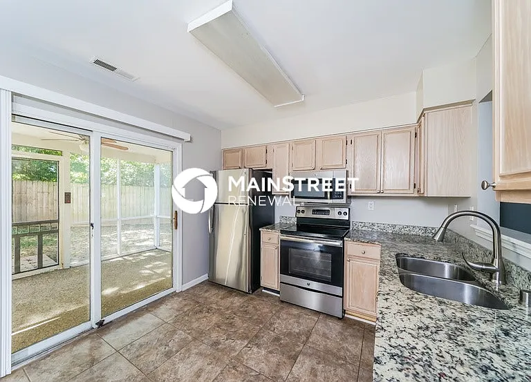 10501 Bay Pointe Ct — Photo 7