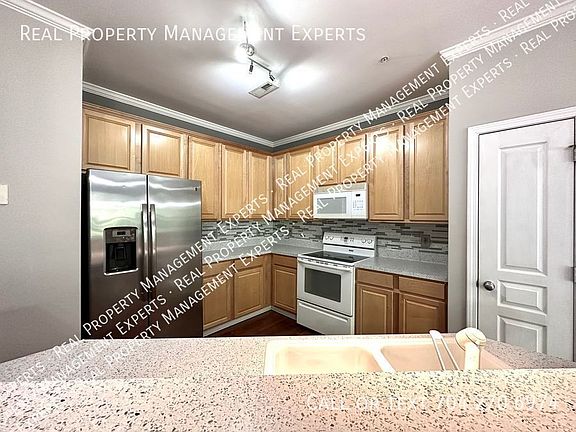 3rd image of 8468 Chaceview Ct