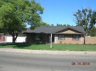325 N Walnut Ave, Manteca, CA 95337