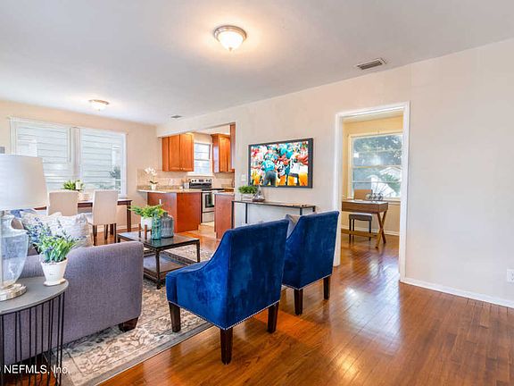 4th image of 1277 Ingleside Ave