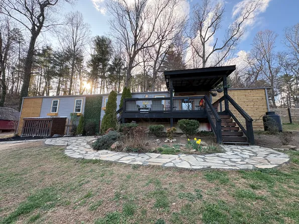 2 Jacob Ln, Asheville, NC 28806