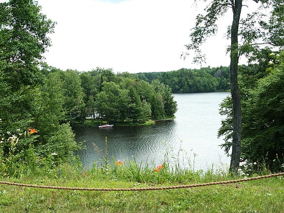 Lake access + Docking rights