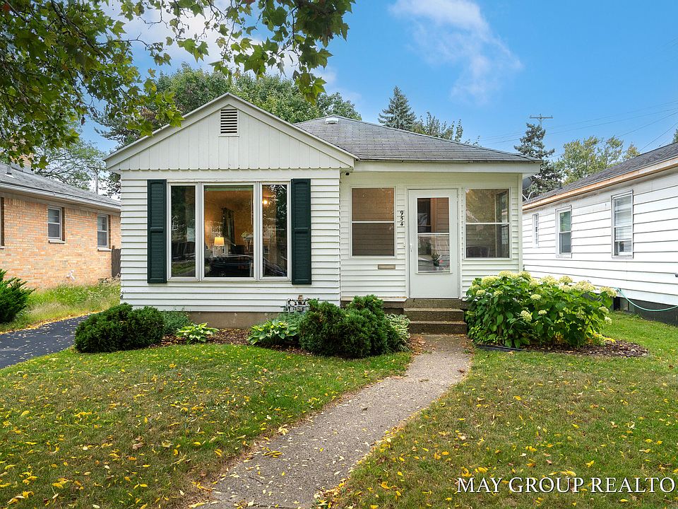 1st image of 954 Lake Michigan Dr NW