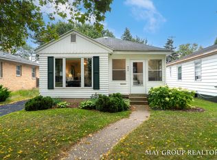 954 Lake Michigan Dr NW, Grand Rapids, MI 49504
