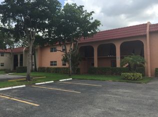 304 Lake Dora Dr, West Palm Beach, FL 33411