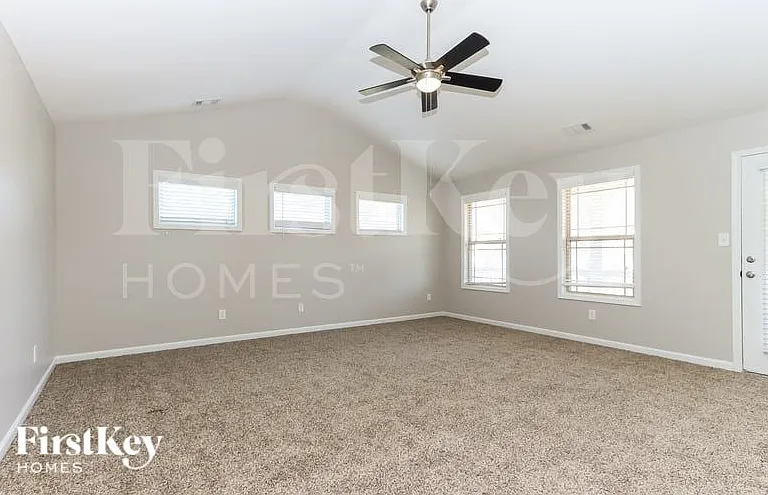 115 Macalester Dr — Photo 7