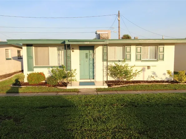 1516 Council Dr, Sun City Center, FL 33573