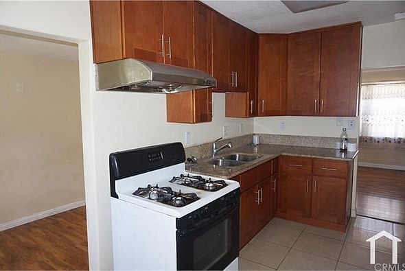2nd image of 126 E 99th St