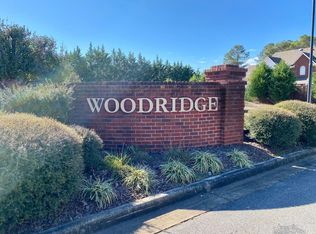 103 Oak Shadow St, Russellville, AL 35653