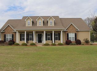 121 Landing Ct, Cordele, GA 31015
