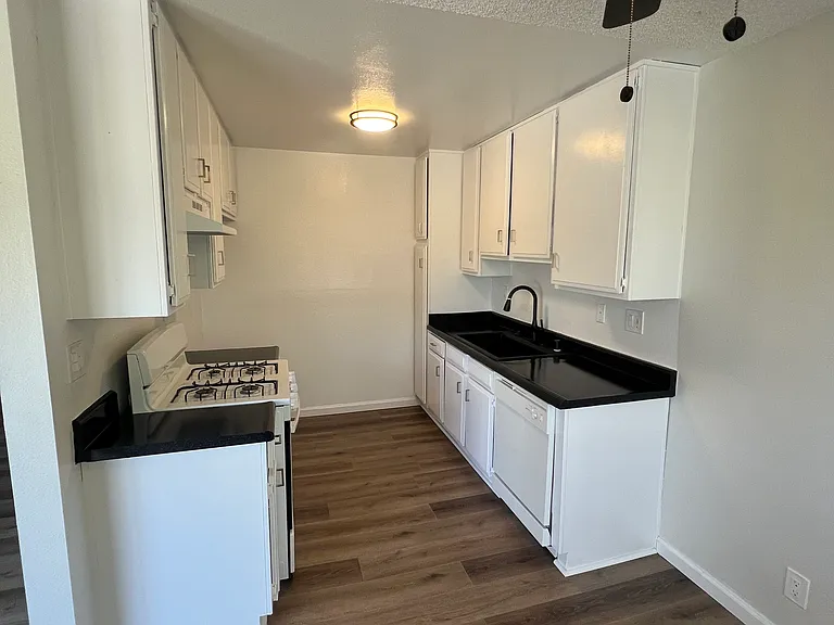 1620 Park Ave #3 — Photo 1