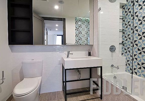 2nd image of 26 West St #3O
