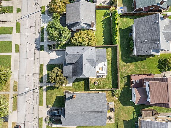 4th image of 58 Lumley Ave