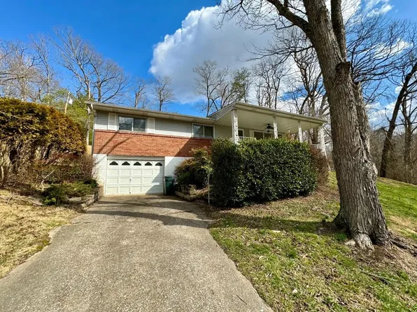 707 Kenwood Dr, Russell, KY 41169